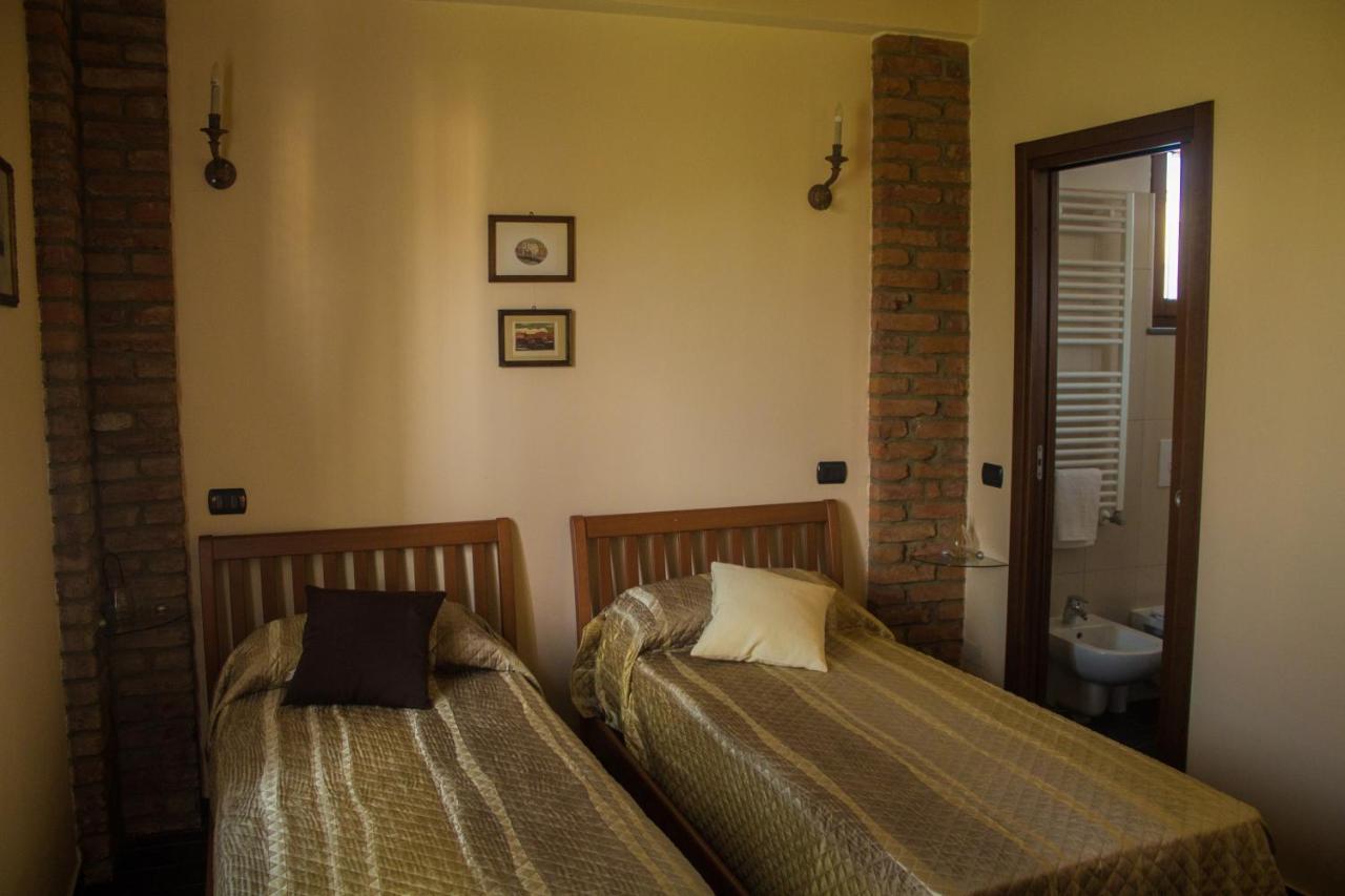 B&B Il Rustico Turate Bagian luar foto