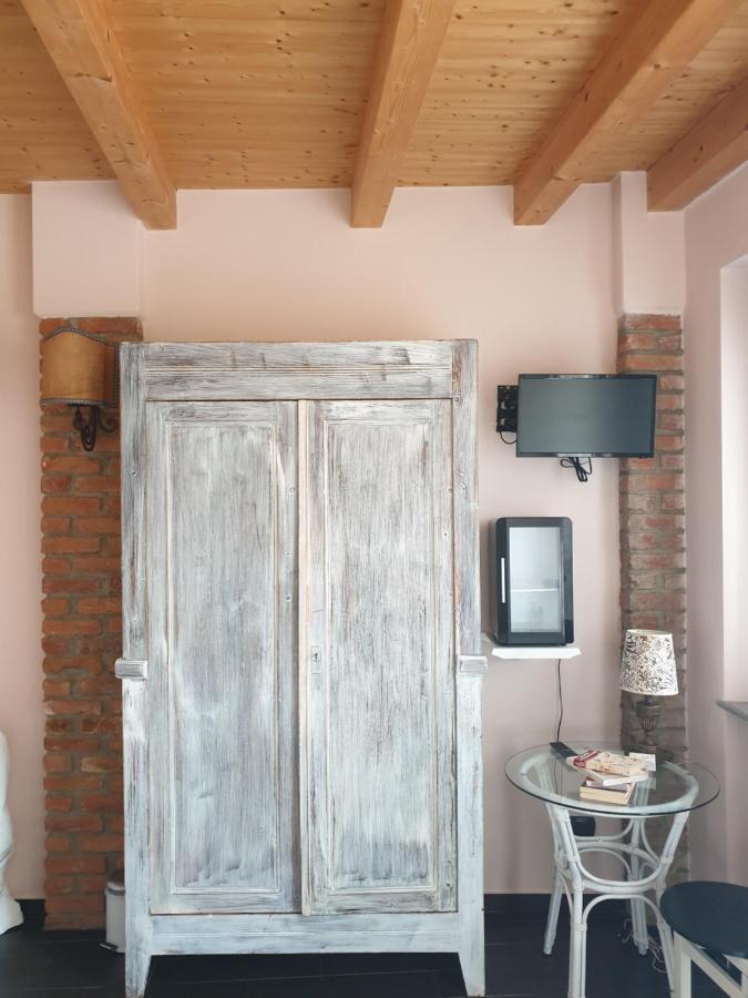 B&B Il Rustico Turate Bagian luar foto