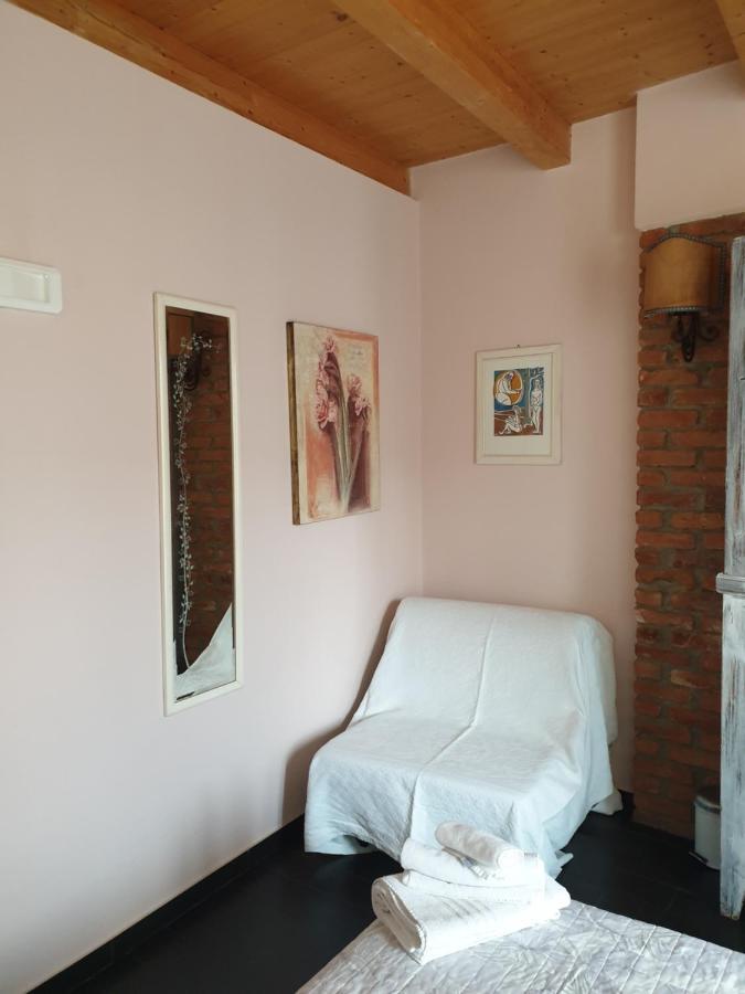 B&B Il Rustico Turate Bagian luar foto